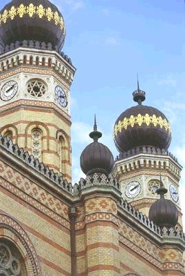 Jewish walking or driving tours in Jewish Quarter of Budapest